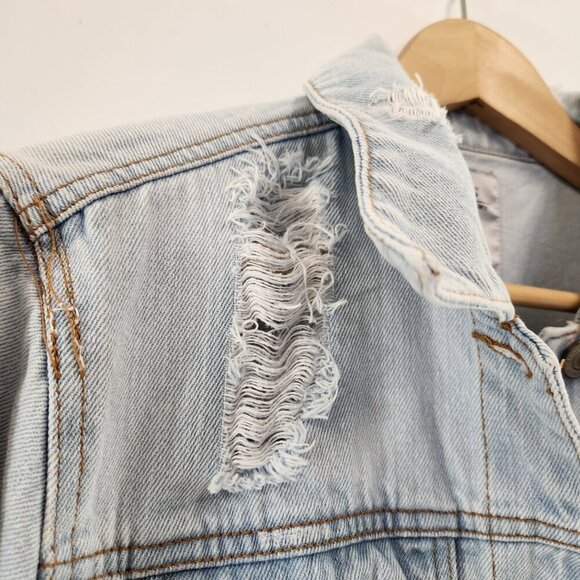 Iris Jean Jacket Light Denim Distressed Size Medium - Picture 5 of 14